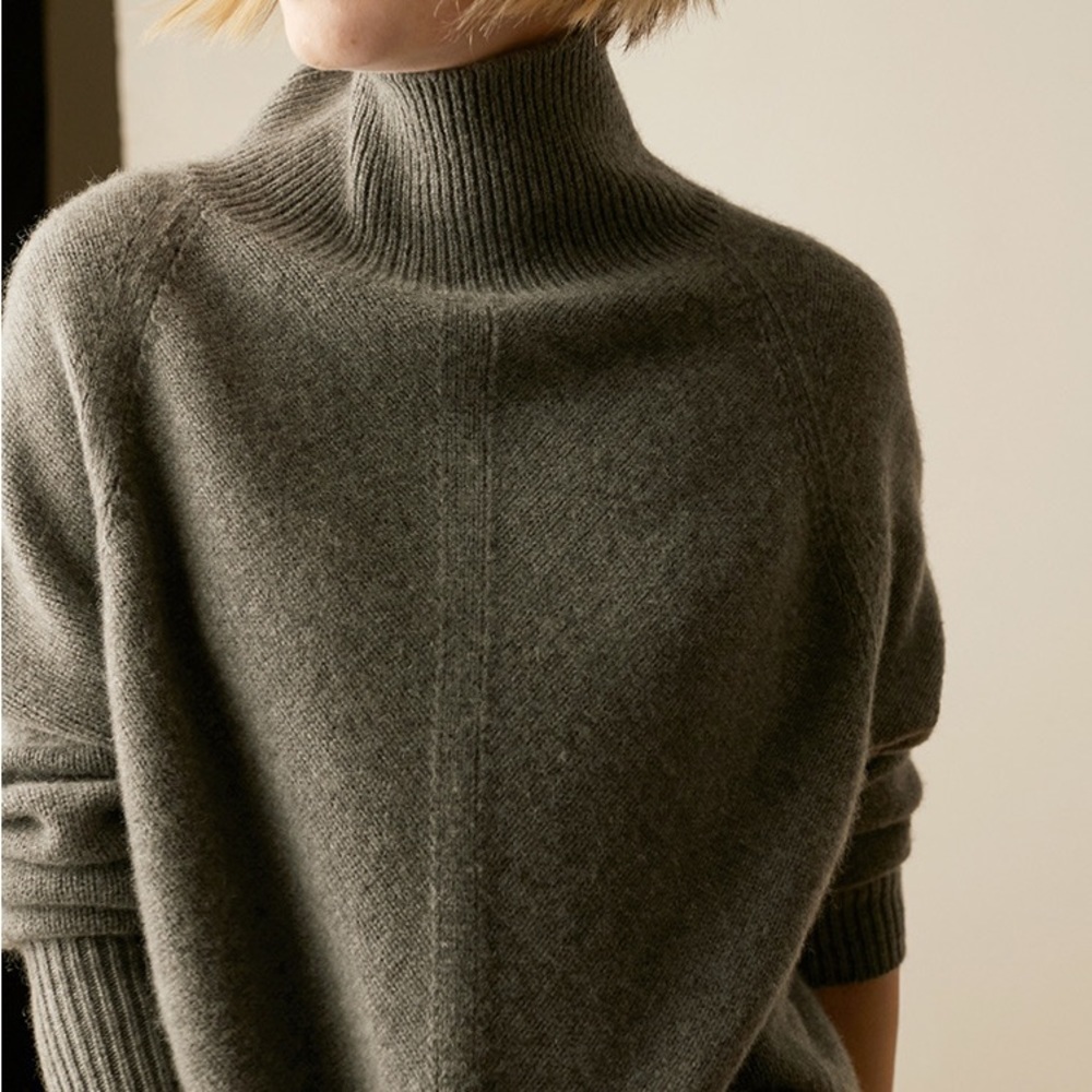⛄️FREE w/bundle❗️cashmere sweater ladies winter baggy turtleneck - Picture 3 of 13